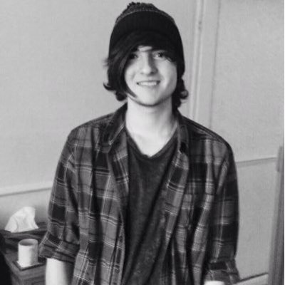 Profile Picture of Aaron Featherstone (@aaronfeather4) on Twitter