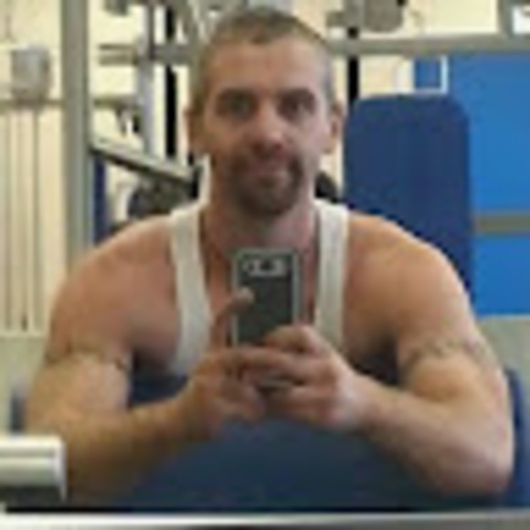 Profile Picture of Brian Sessions (@bpsessions1981) on Poshmark
