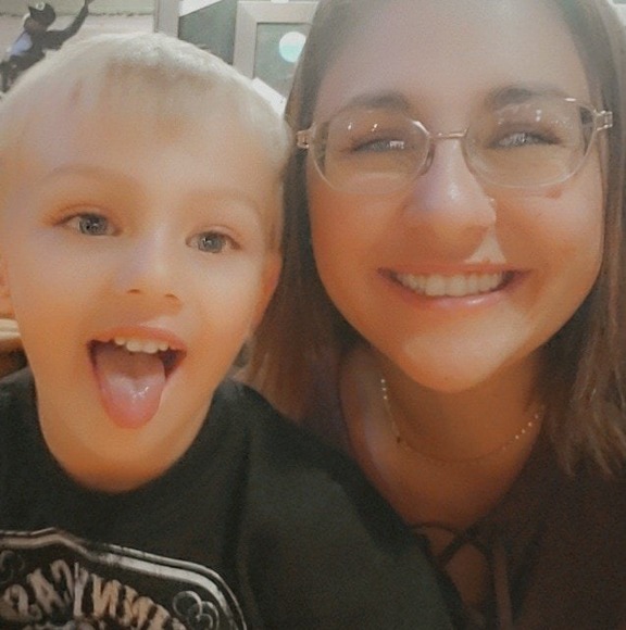 Profile Picture of Cassandra Cunningham (@cassandracun358) on Poshmark