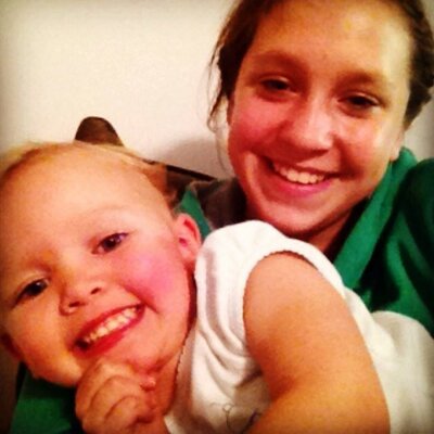 Profile Picture of Megan Roach  ✌ (@33_roach) on Twitter