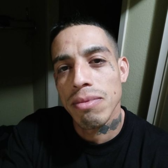 Profile Picture of Gary Gauna (@gstatuz0518) on Poshmark