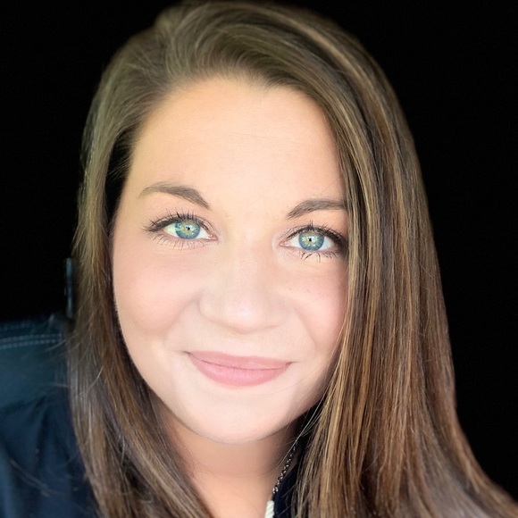 Profile Picture of Katie Byrd (@krhebergen) on Poshmark