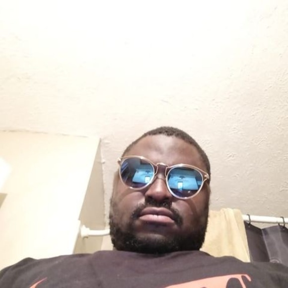 Profile Picture of Rayfield Mickles (@rayfieldmickles) on Poshmark