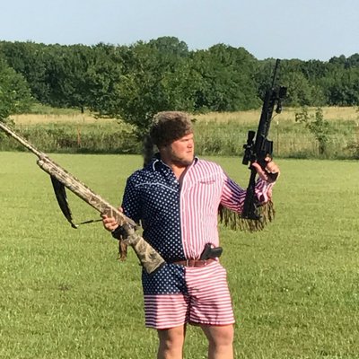 Profile Picture of Col. Nugget (@Kyleloy) on Twitter