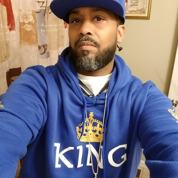 Profile Picture of Gary Marshall (@marshall_mr) on Poshmark