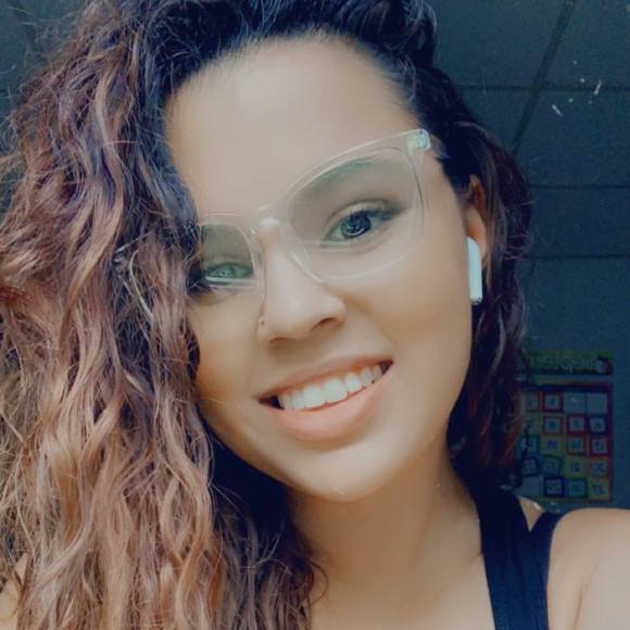 Profile Picture of Alyssa Hirmer (@alyssaadenae) on Poshmark
