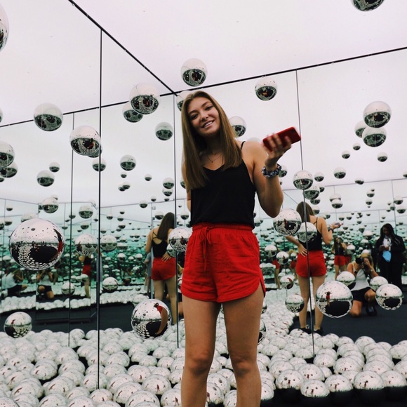 Profile Picture of Dani Crane (@decrane99) on Poshmark