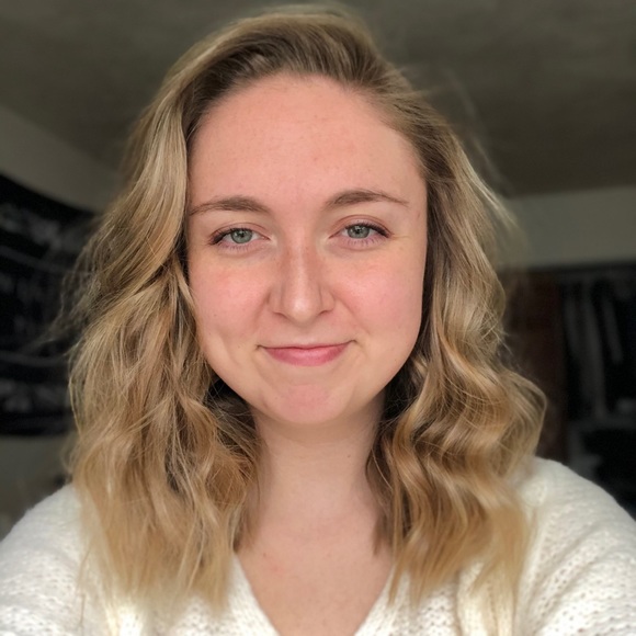 Profile Picture of Hannah Davies (@hmd29) on Poshmark