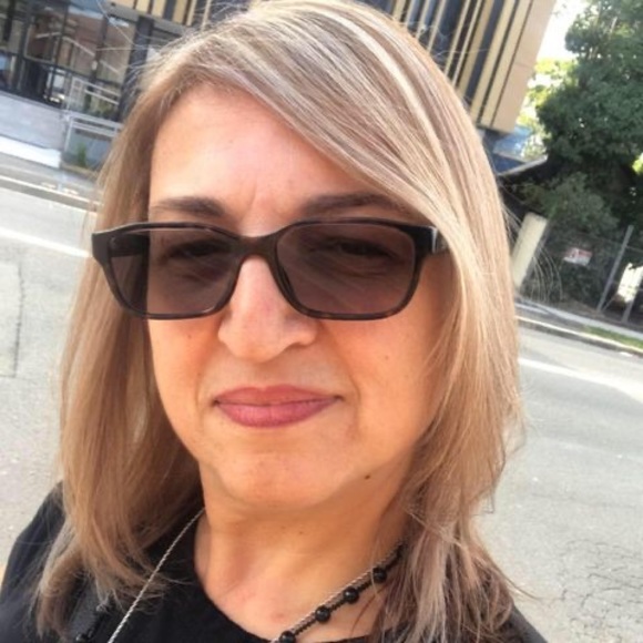 Denise Rida - Poshmark Profile Picture of Denise Rida (@drida01) on Poshmark