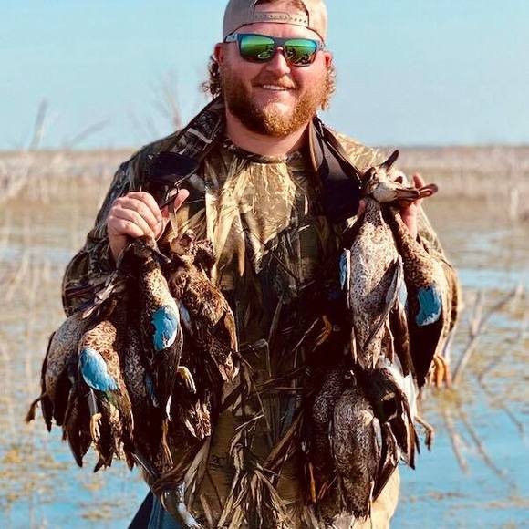 Profile Picture of Luke Thornton (@luket18) on Poshmark