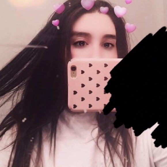 Samantha Alfieri - Poshmark Profile Picture of Samantha Alfieri (@samanthughhh) on Poshmark