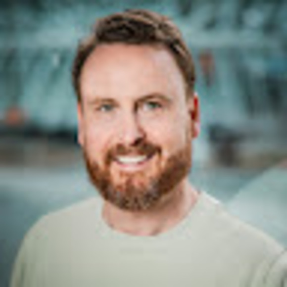 Profile Picture of Joshua Linde (@macguyver78) on Poshmark