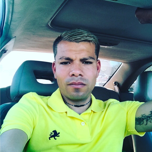 Profile Picture of Alejandro Borjas (@alex7788z) on Poshmark