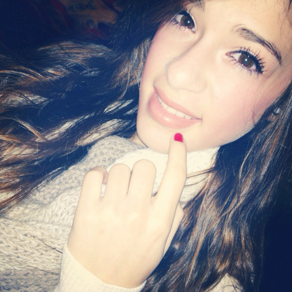 Profile Picture of Michelle Alejandre (@meowsaidthecow_) on Poshmark