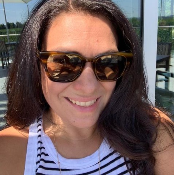 Profile Picture of Kristy Irvine (@nursekristy24) on Poshmark