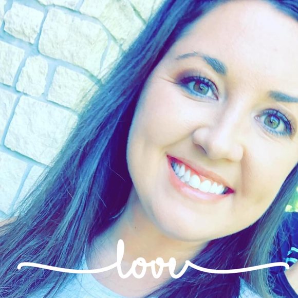 Profile Picture of Haley Croucher (@crouchertwin16) on Poshmark
