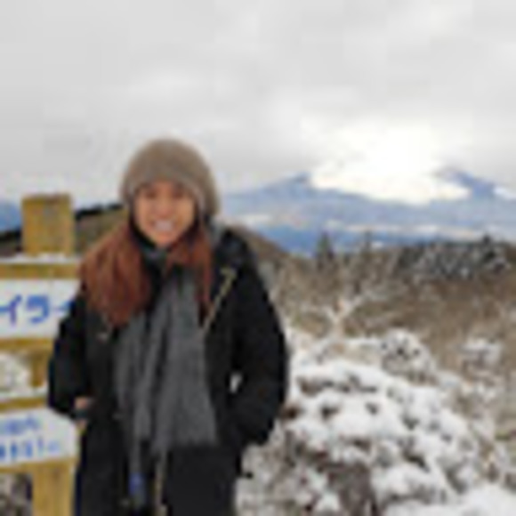 Profile Picture of Iris km Webster (@websterikm) on Poshmark