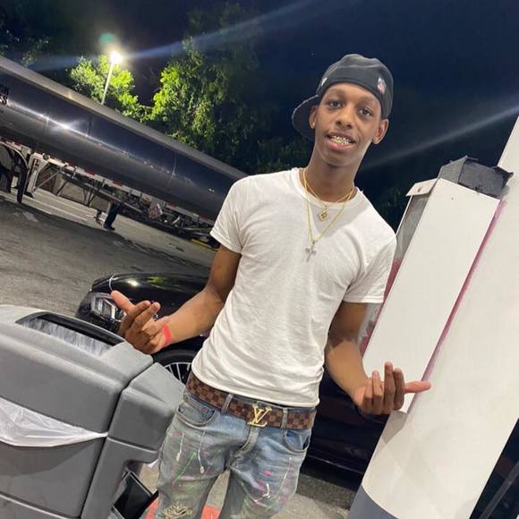 Profile Picture of Wayne Perry (@wayneperry495) on Poshmark