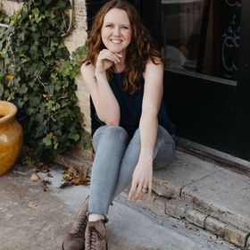 Profile Picture of Leah Thomason - San Antonio Texas Based Wedding Photographer (@leahthomasonphotography) on Pinterest