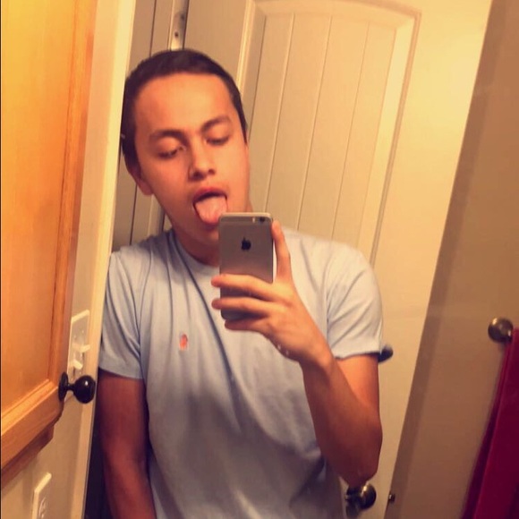 Profile Picture of Thomas Rendon (@thomas_35) on Poshmark