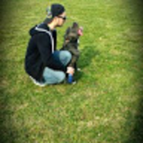 Profile Picture of David Armstrong (@dave695) on Poshmark