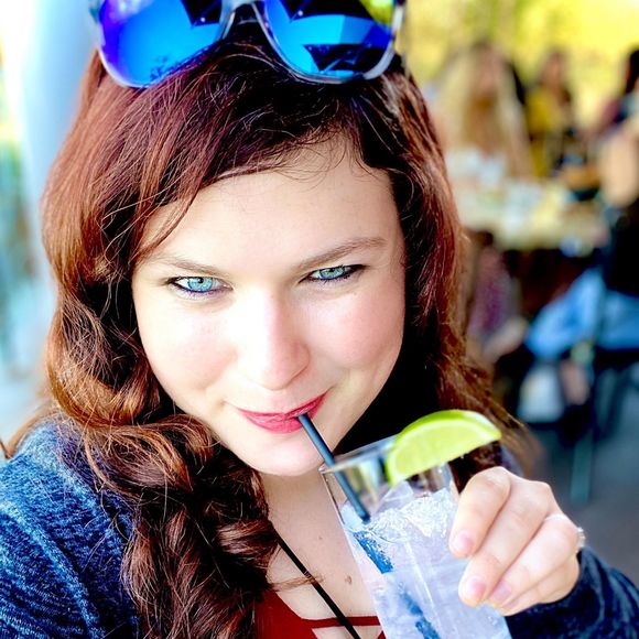 Profile Picture of Rachel Kisker (@kiskerre) on Poshmark