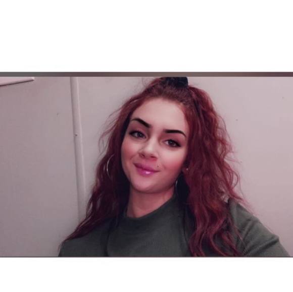 Profile Picture of Lilly Phillips (@lilly_phillips) on Poshmark