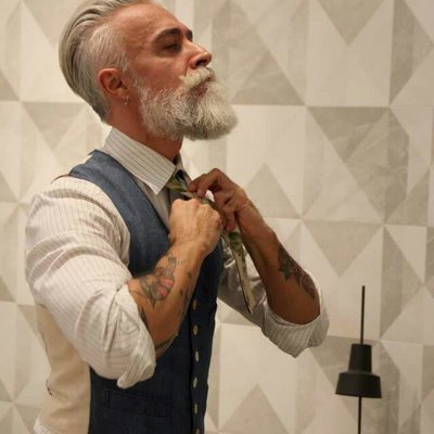 Profile Picture of John Lio (@tzintzerosarmas) on Twitter