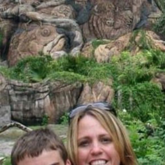 Profile Picture of Kelly Jacques (@kelljacques) on Poshmark