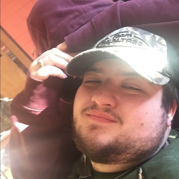 Profile Picture of Casey Schaffer (@casey8615) on Poshmark