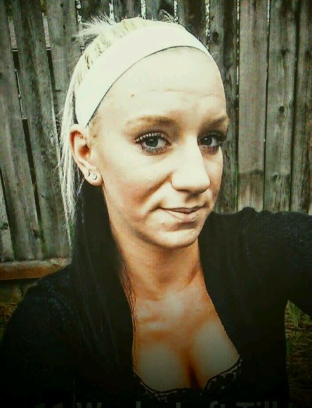 Profile Picture of Taylor Vanduser (@taylorjean17) on Poshmark