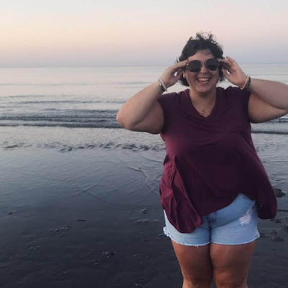 Profile Picture of Sabrina Varrasso (@svarrasso) on Poshmark
