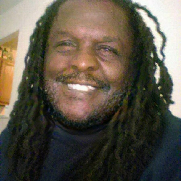 Profile Picture of Robert Nutt (@mrnutt187) on Poshmark