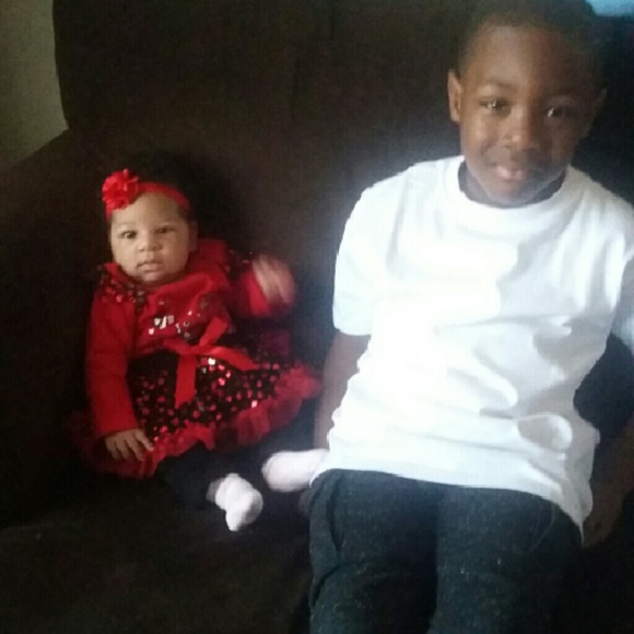 Profile Picture of Julia Cameron (@tykireon418) on Poshmark