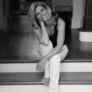 Profile Picture of Colleen Mullaney (@lifemadestylish) on Pinterest