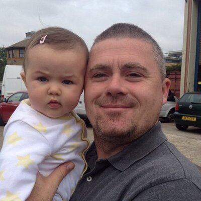 Profile Picture of Mark Mulcahy (@mulcahytallulah) on Twitter