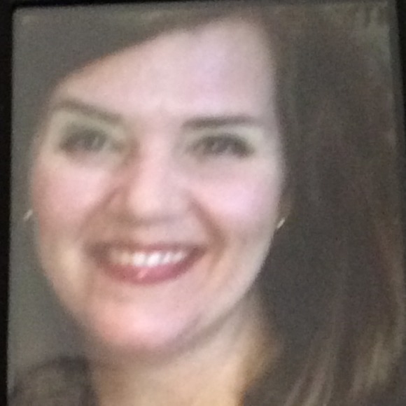 Profile Picture of Kathleen Shepard (@katscloset95) on Poshmark