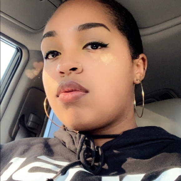 Profile Picture of Jamilah Muhammad (@boomboxxchica) on Poshmark