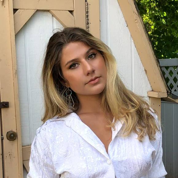 Profile Picture of Rachel Desousa (@rachel_brasil) on Poshmark