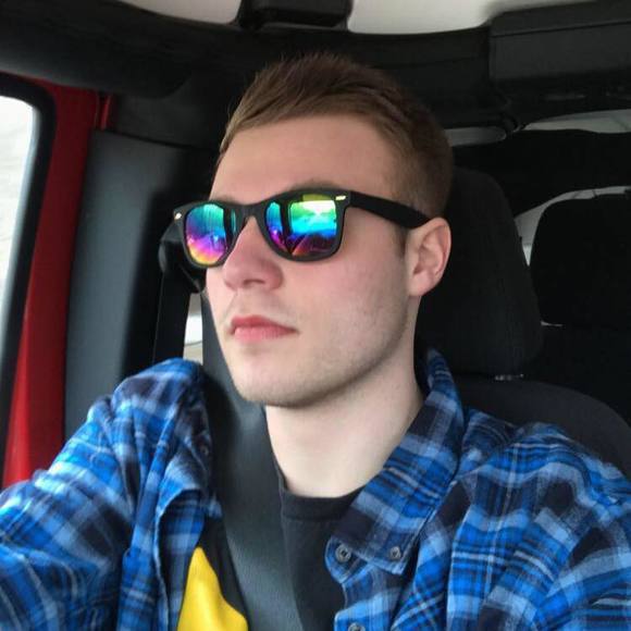 Profile Picture of Mitchell Laufer (@mitchsskate) on Poshmark