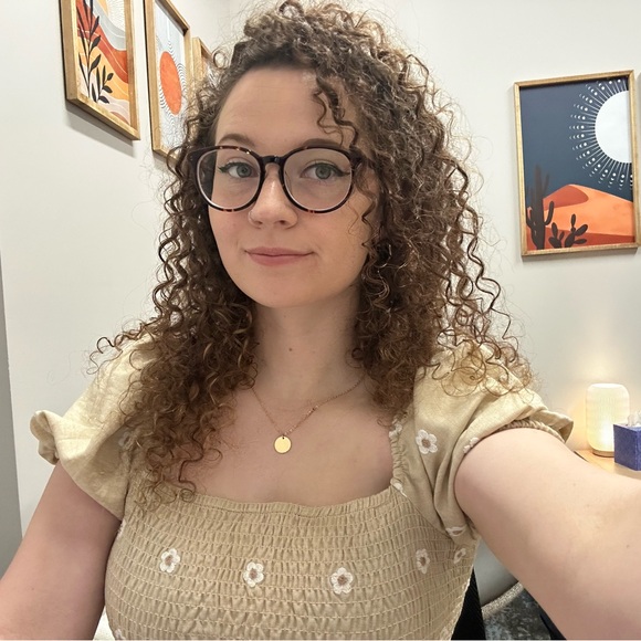 Profile Picture of Ray Moon (@rfmoon2025) on Poshmark