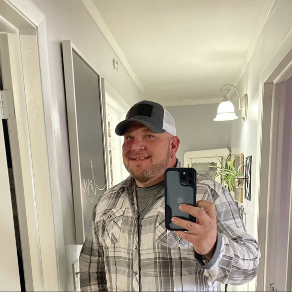 Brian Aber - Poshmark Profile Picture of Brian Aber (@bgdad78) on Poshmark