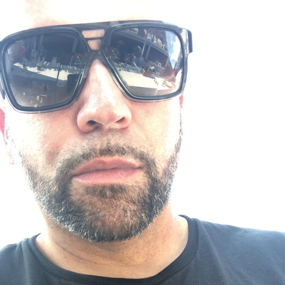 Profile Picture of Luis Barata (@luisbarata26) on Poshmark
