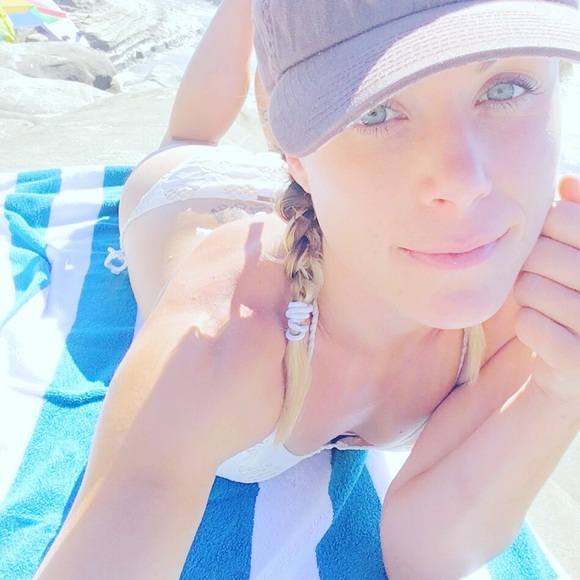 Profile Picture of Alexa Achenbach (@lexylove1990) on Poshmark