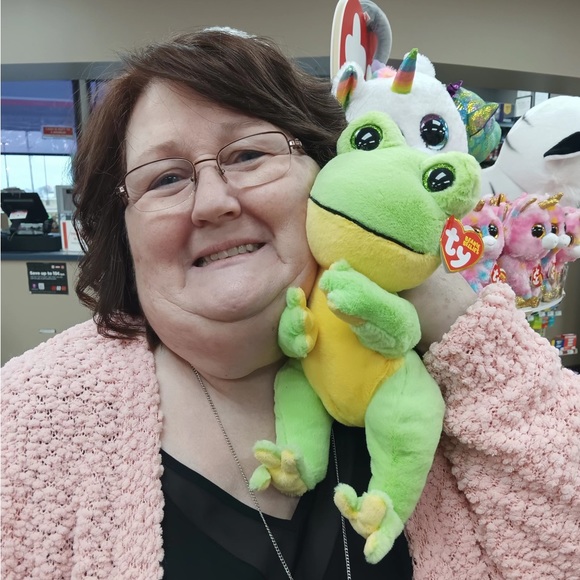 Profile Picture of Kelly Tinsman (@dentalkelly) on Poshmark