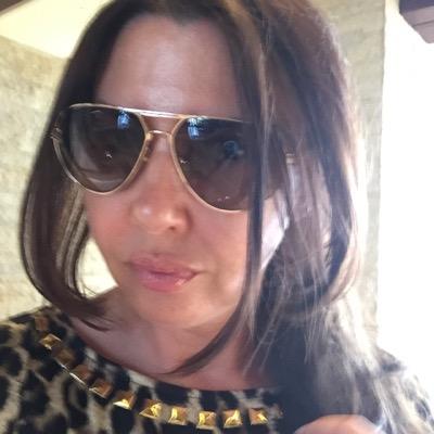Profile Picture of Lisa Lambeth -Jones (@lisalvel) on Twitter