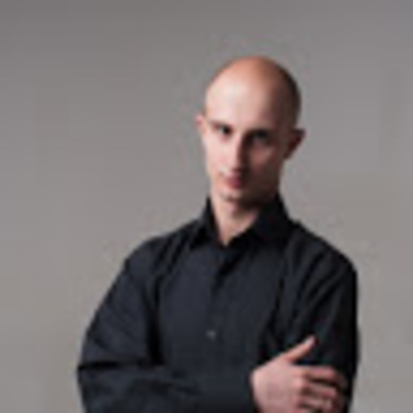 Profile Picture of Roman Kalinichenko (@rkalinichenko) on Poshmark