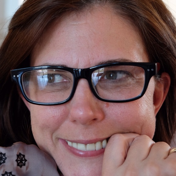 Profile Picture of Naomi Stuecker (@glassceiling) on Poshmark