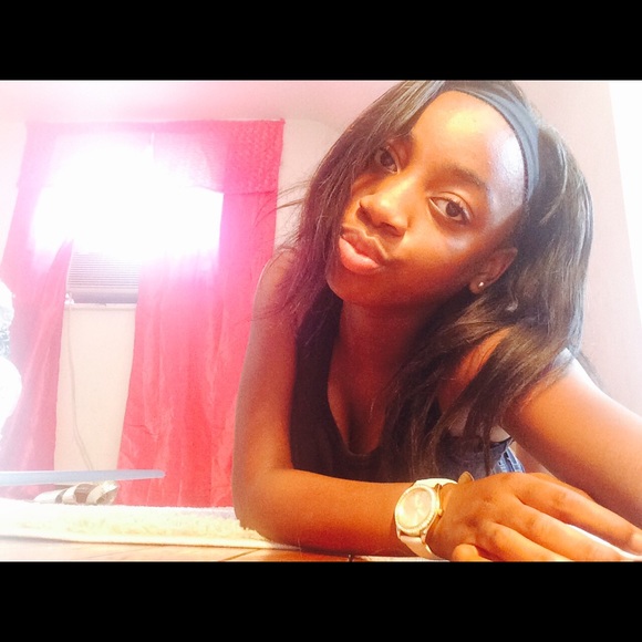 Profile Picture of Seanice Goode (@seanicego) on Poshmark