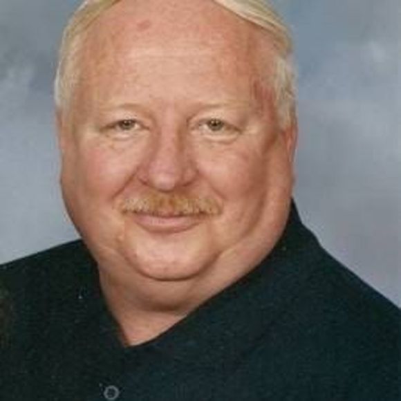 Profile Picture of Ashley Romines (@ashleyromines96) on Poshmark